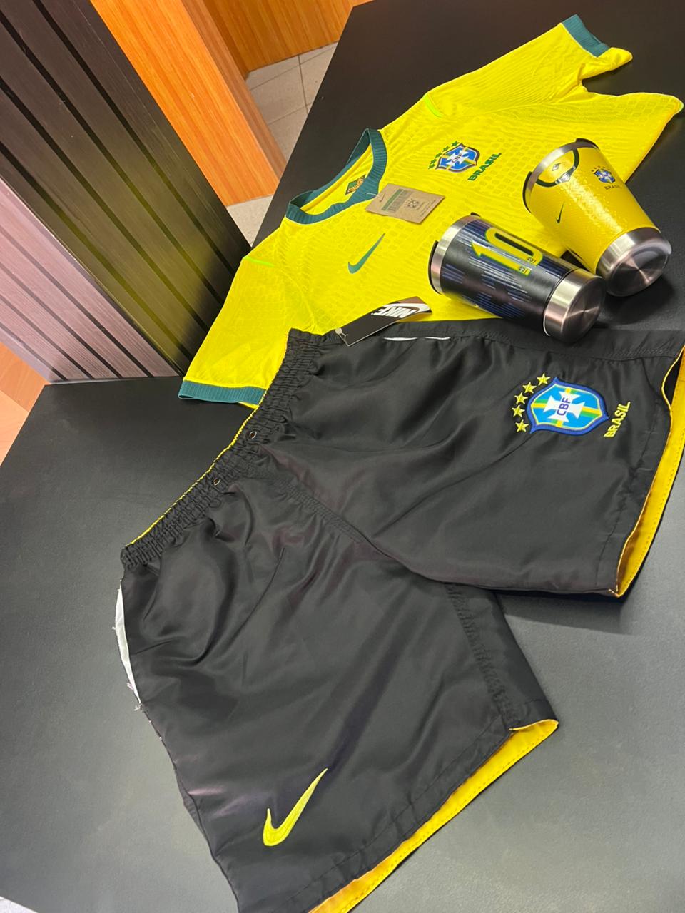 KIT COPA DO MUNDO (BRASIL) - CAMISA + ESTAMPA+ BERMUDA +BRINDE (COPO TERMICO)