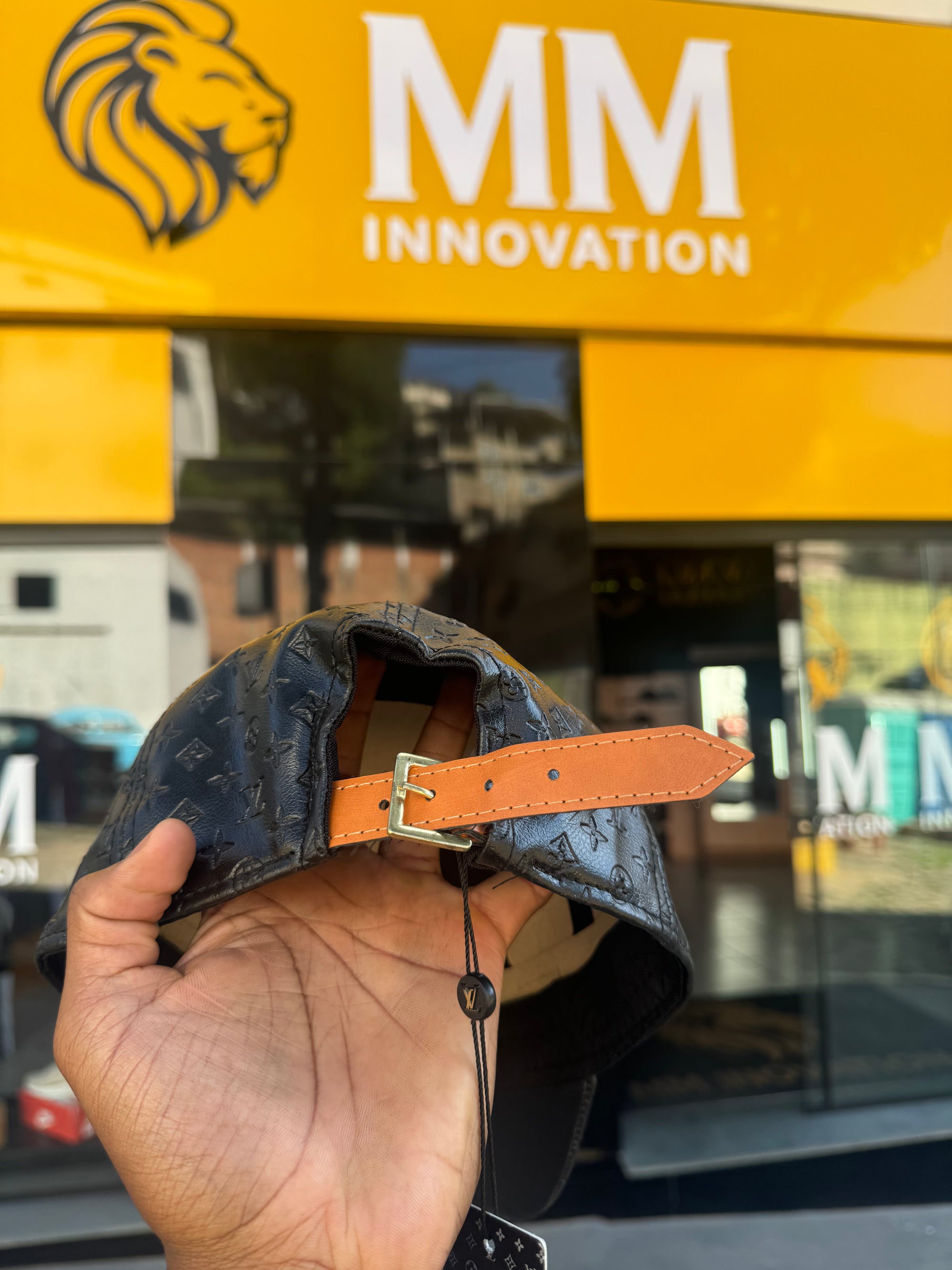 Boné Masculino LV Curva