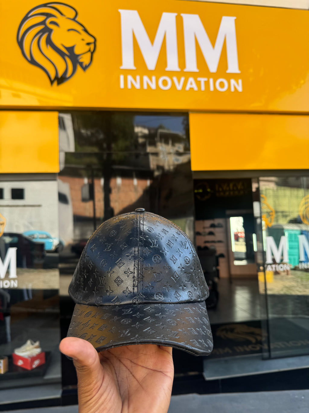 Boné Masculino LV Curva