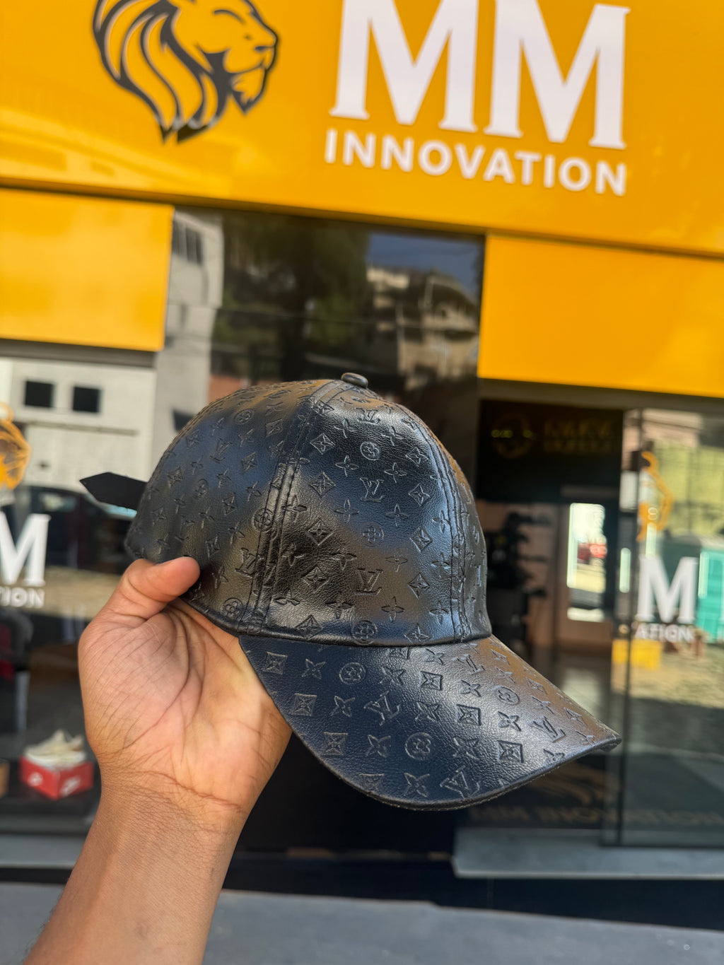 Boné Masculino LV Curva