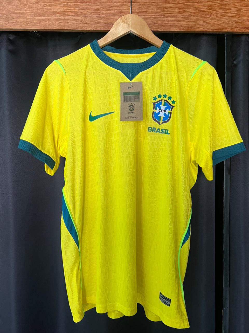 Camisa da Seleção Brasileira Tailandesa (modelo jogador)